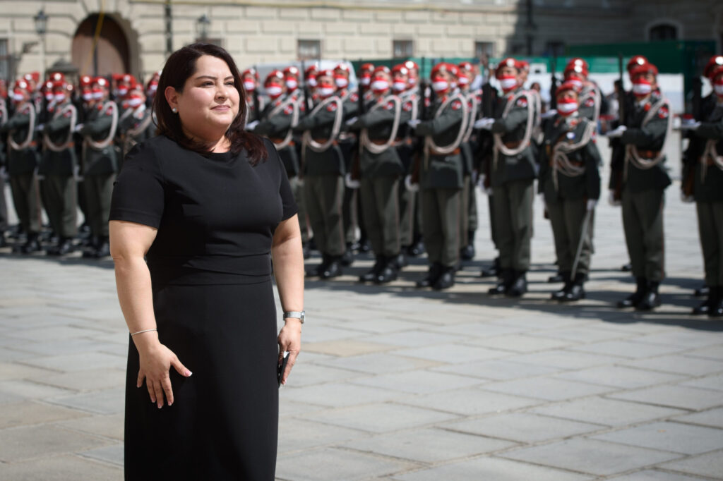 Ortega oficializa a su «super diplomática»  Sabra Murillo como concurrente en Alemania