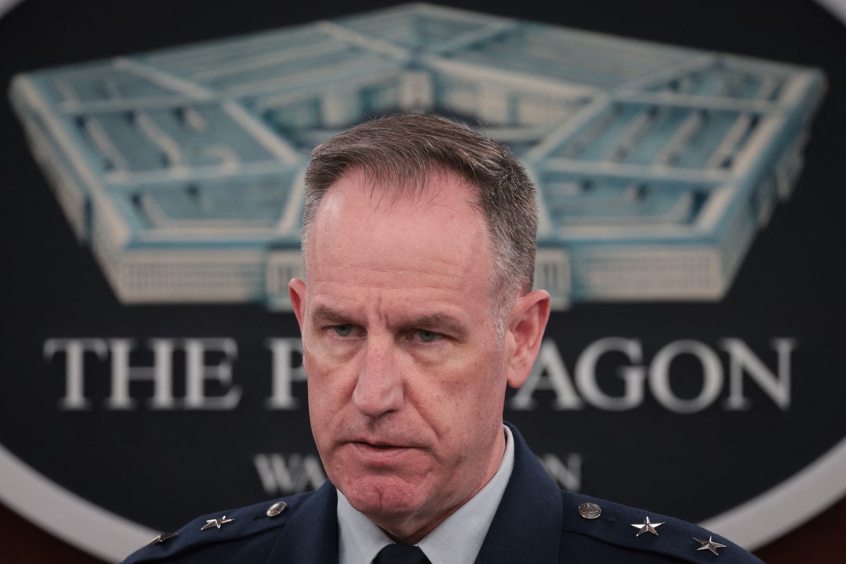El Secretario de Prensa del Pentágono, General de División Pat Ryder, responde preguntas durante una sesión informativa en el Pentágono el 15 de abril de 2024 en Arlington, Virginia. Ryder respondió a una serie de preguntas durante la sesión informativa relacionadas principalmente con el reciente ataque iraní a Israel. Win McNamee/Getty Images/AFP (Foto de WIN MCNAMEE / GETTY IMAGES NORTEAMÉRICA / Getty Images vía AFP)