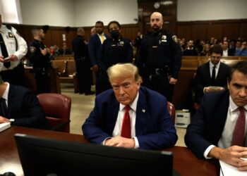 El expresidente estadounidense Donald Trump asiste a su juicio por supuestamente encubrir pagos de dinero vinculados a relaciones extramatrimoniales, en el Tribunal Penal de Manhattan, en la ciudad de Nueva York, el 6 de mayo de 2024