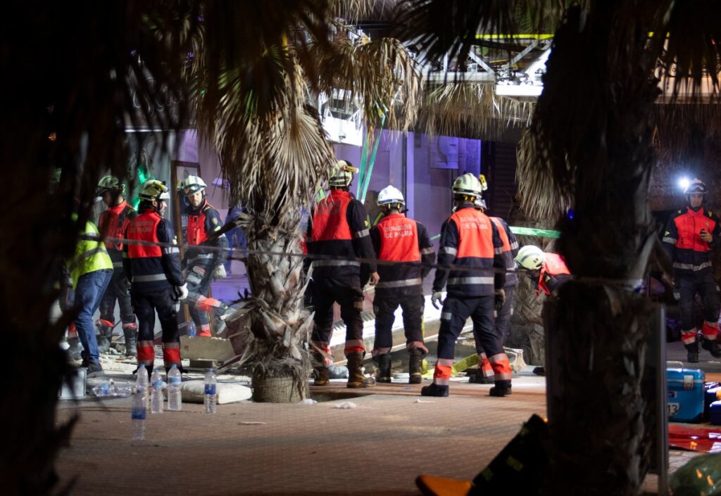 Cuatro muertos y varios heridos por derrumbe de un restaurante en España