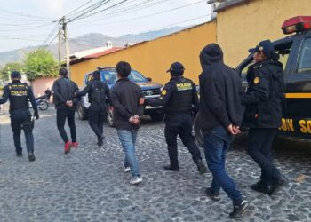 Guatemala extradita a EEUU a seis presuntos narcotraficantes