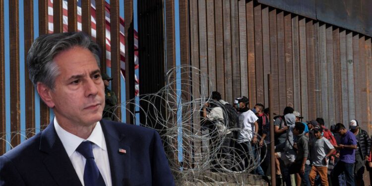 Blinken advierte en Guatemala que EEUU sancionará a quienes facilitan la "migración irregular"