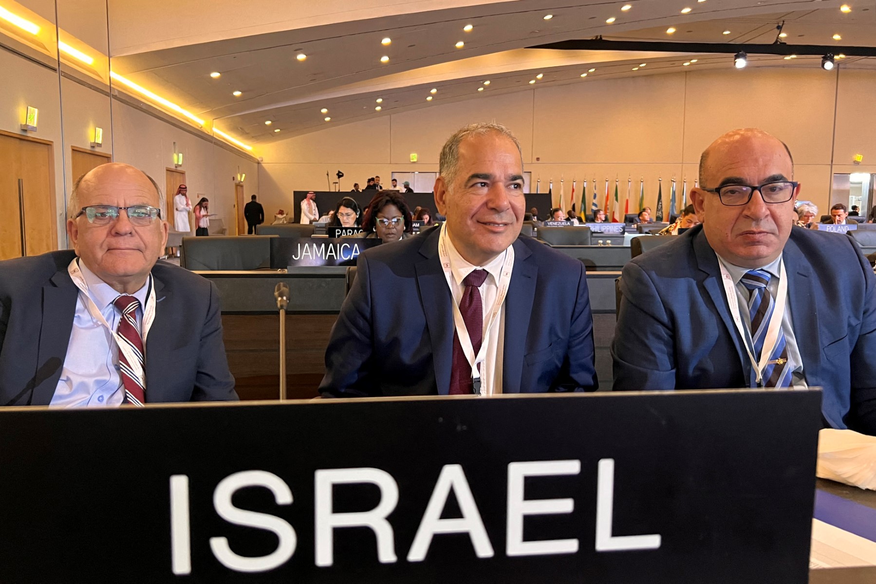 La delegación de Israel asiste a la 45ª sesión ampliada del Comité del Patrimonio Mundial de la UNESCO en Riad el 11 de septiembre de 2023. Una delegación israelí está en Riad para una reunión de la UNESCO, dijo a la AFP un funcionario israelí el 11 de septiembre, marcando la primera visita anunciada públicamente al país. a Arabia Saudita. (Foto de Rania SANJAR/AFP)