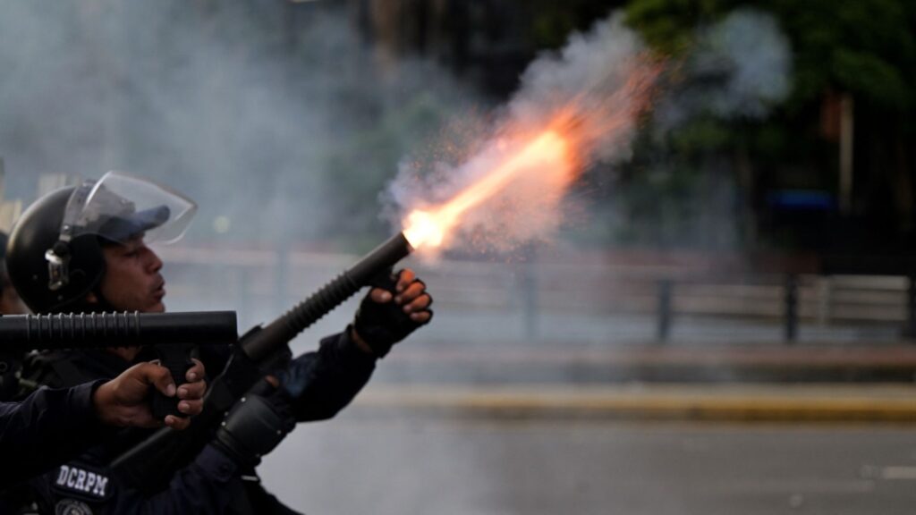Represión de Maduro a las protestas contra el fraude deja 12 muertos en Venezuela
