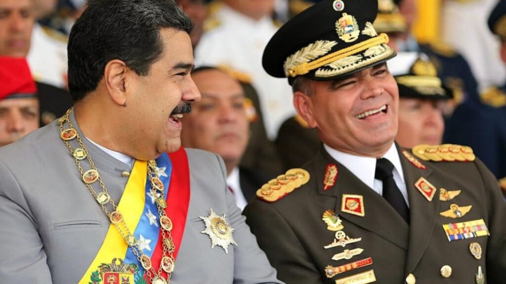 Fuerza Armada venezolana se pliega con «absoluta lealtad» a Nicolás Maduro y hablan de un «golpe de Estado»