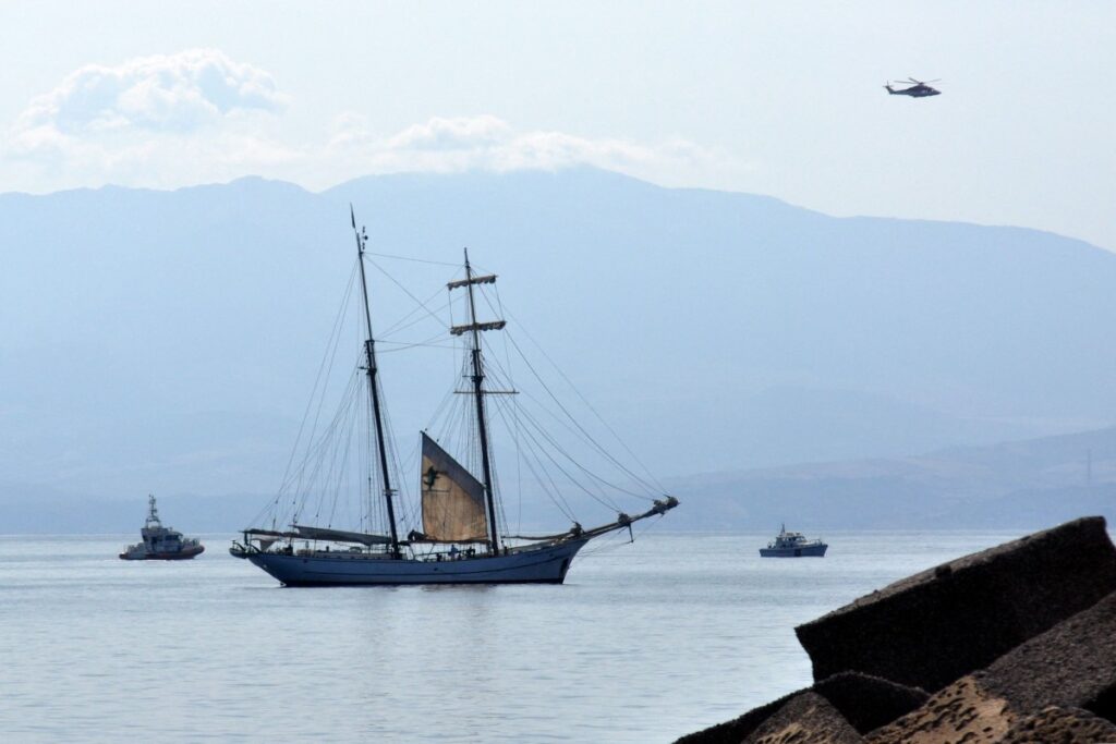 Un multimillonario entre los desaparecidos al hundirse un lujoso velero en Italia