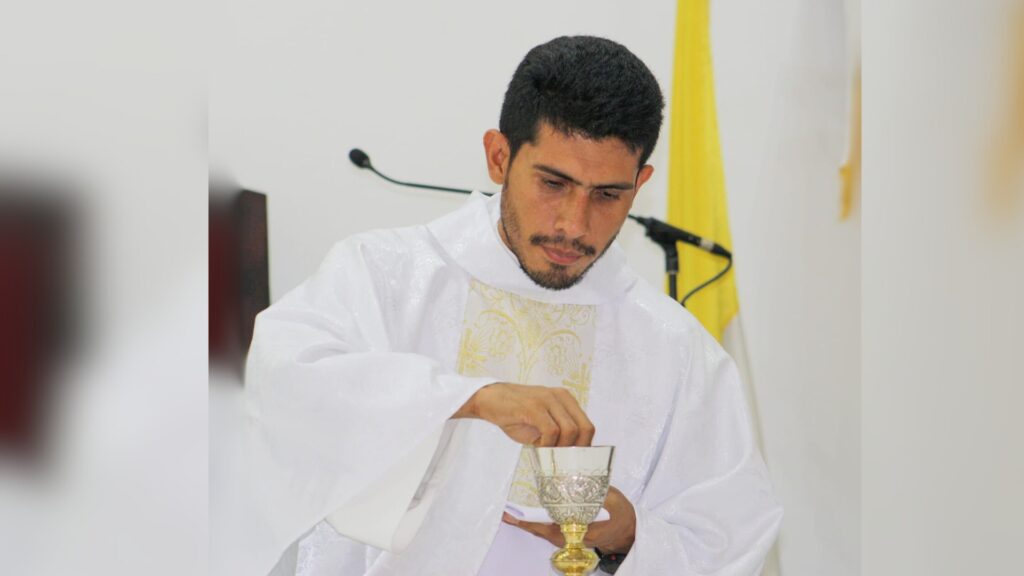 Denuncian «secuestro» del padre Denis Martínez, vicario parroquial de la Catedral de Matagalpa
