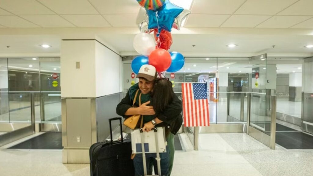Parole humanitario llegará a su fin con toma de posesión de Trump el próximo 20 de enero, dicen expertos
