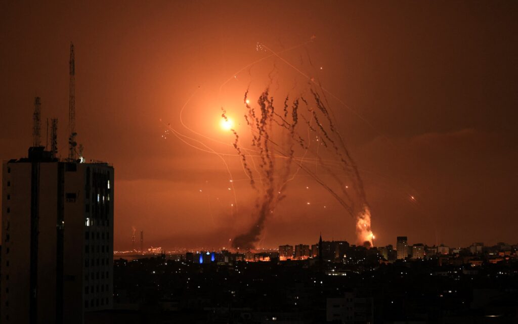 Hezbolá atacó a Israel con 160 proyectiles, afirma el ejército israelí