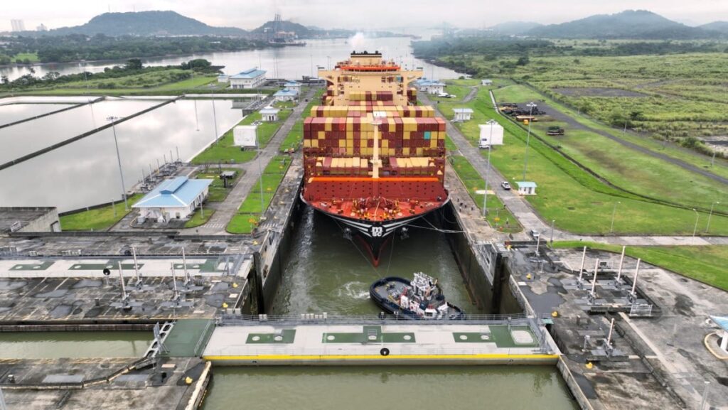 Trump no descarta una acción militar para controlar Canal de Panamá