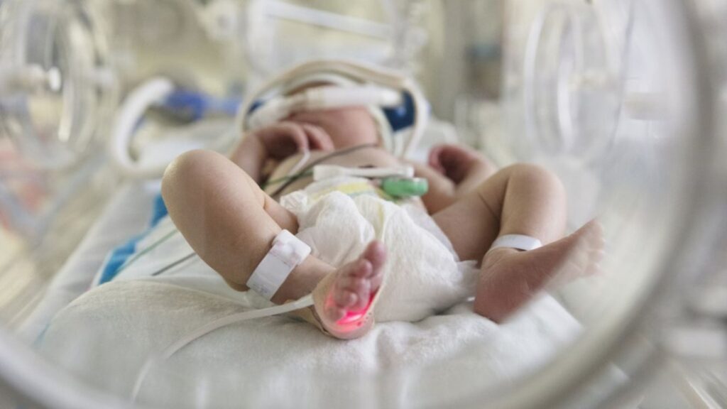 México: suspenden a empresa tras muerte de 13 niños por suero contaminado
