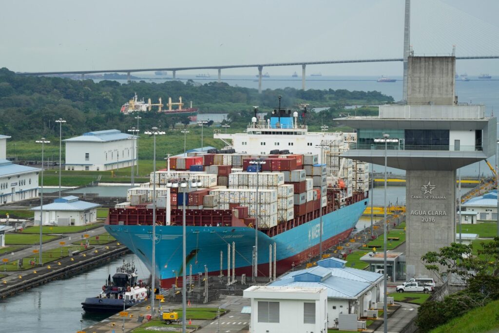El canal de Panamá «seguirá» en manos de este país, afirma el secretario general de la OMI