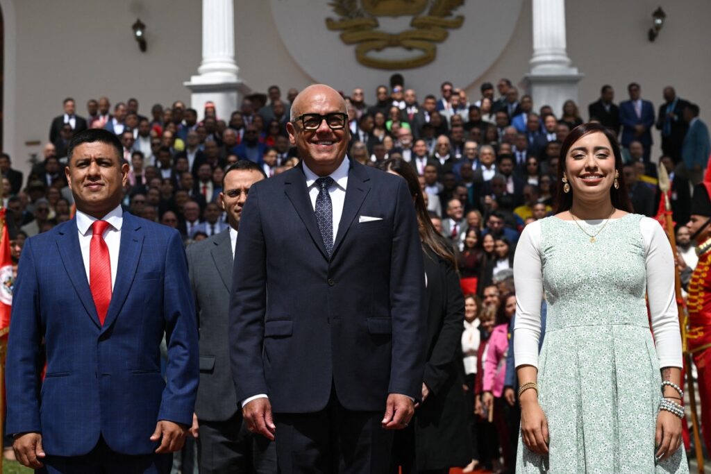 Maduro nombra al chavista Jorge Rodríguez como jefe del Parlamento de Venezuela nuevamente