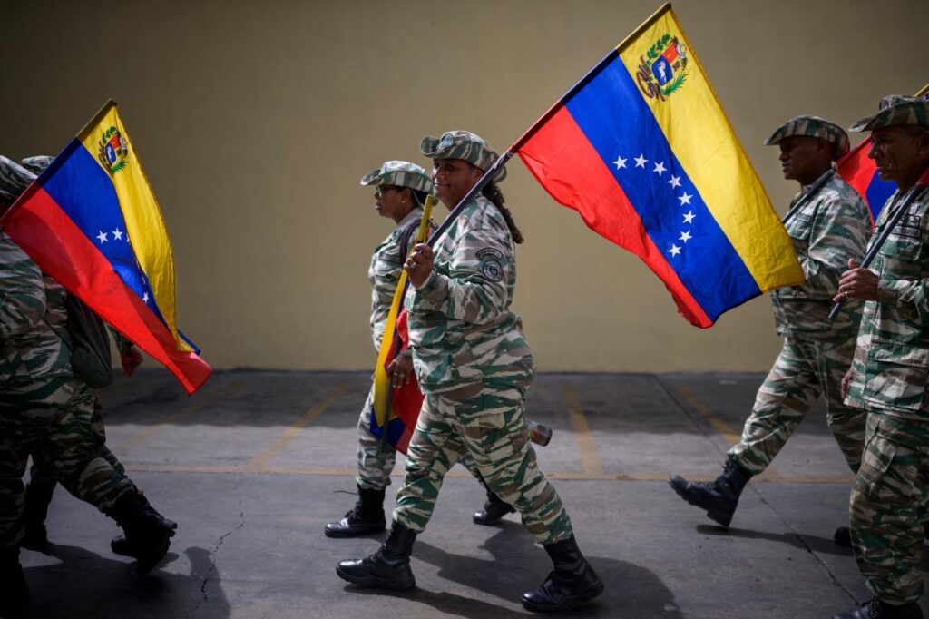 Oposición venezolana mueve piezas, con la Fuerza Armada en el centro del tablero