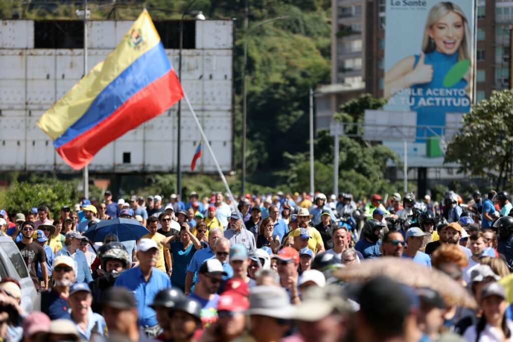 Oposición de Venezuela protesta contra la investidura de Maduro con Machado al frente