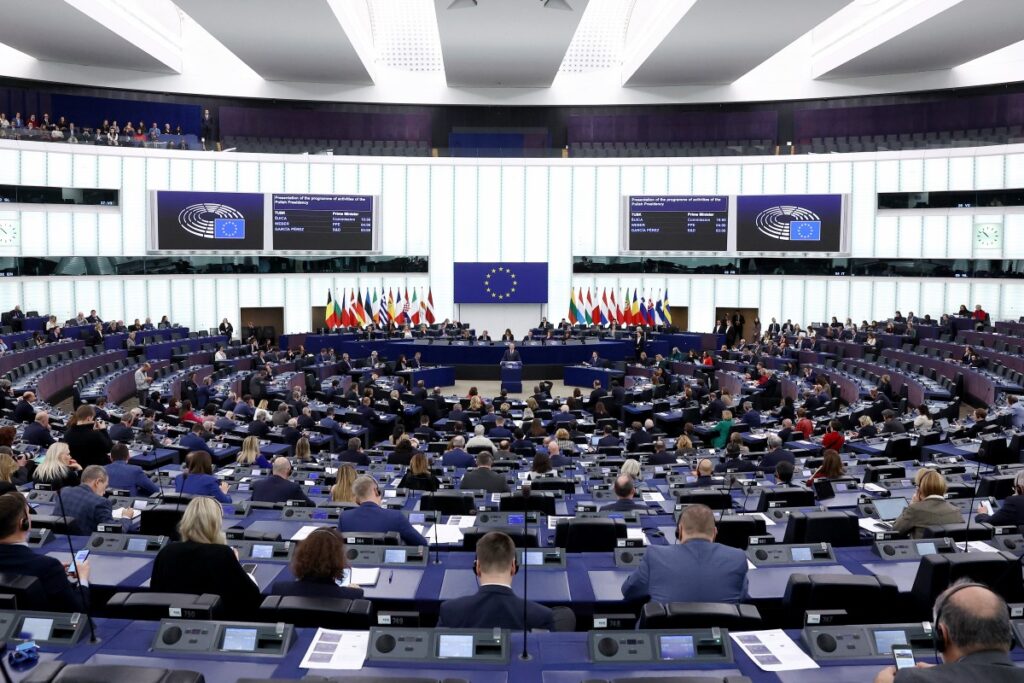 El Parlamento Europeo condenó la «usurpación de la presidencia» en Venezuela