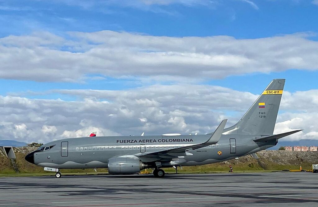 Colombia envía un avión a recoger migrantes a Estados Unidos tras acuerdo con Trump