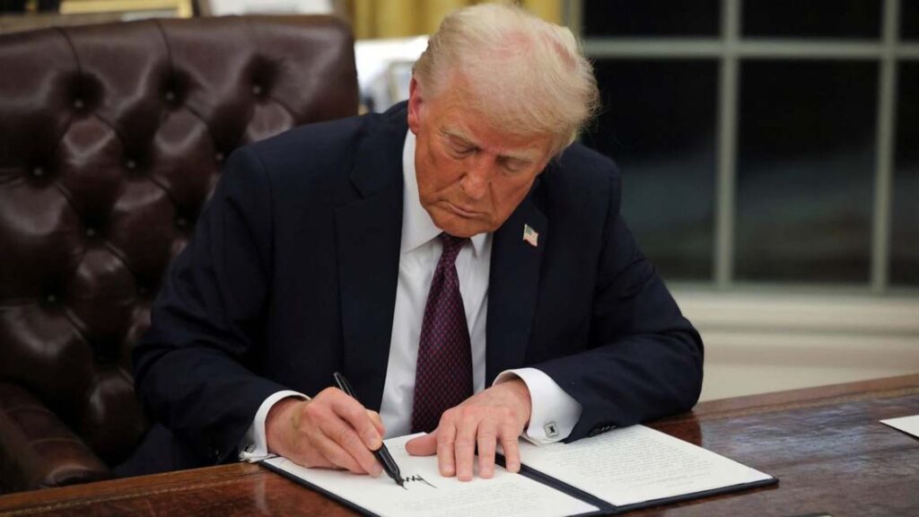 Trump autoriza al FBI y la DEA arrestar a migrantes indocumentados