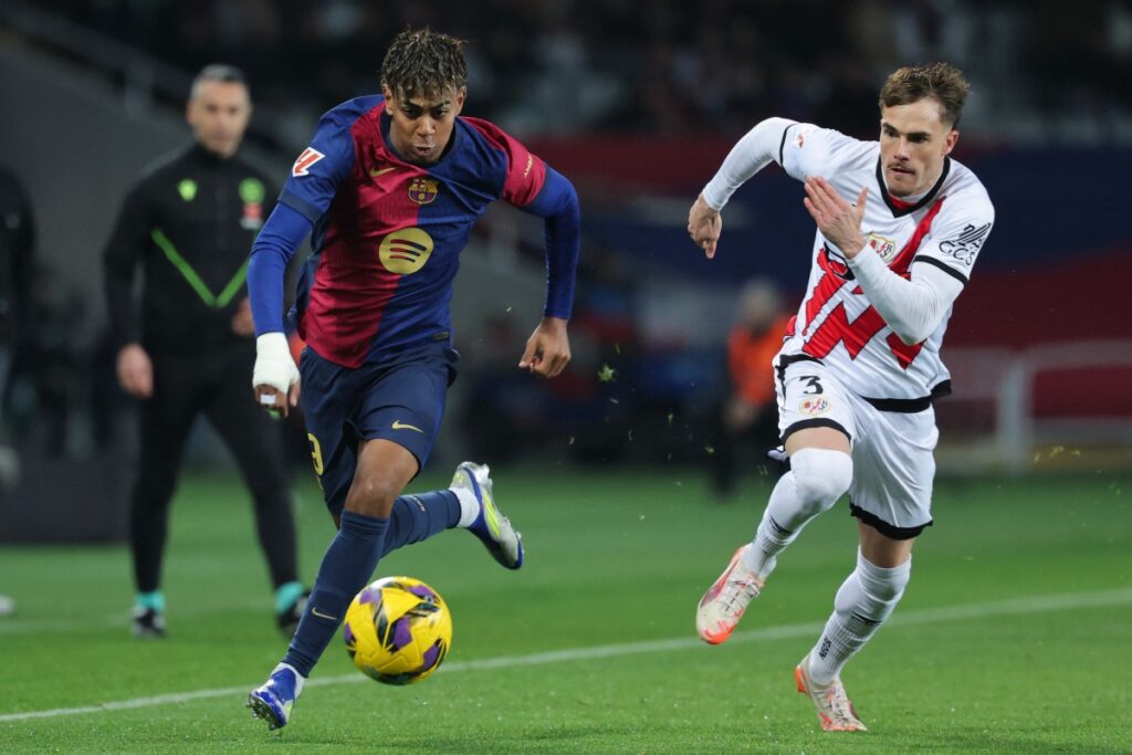 El Barcelona arrebata el liderato al Real Madrid tras ganar al Rayo Vallecano