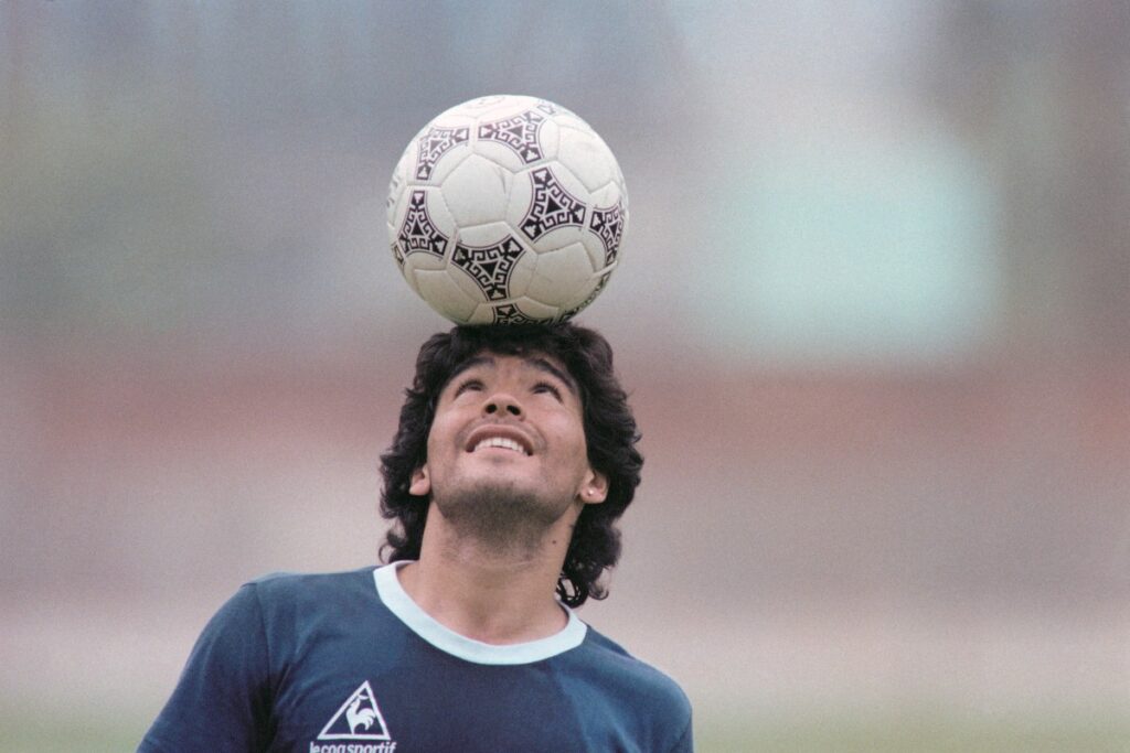 Comienza juicio por la muerte de Maradona en Argentina contra siete miembros de su equipo médico