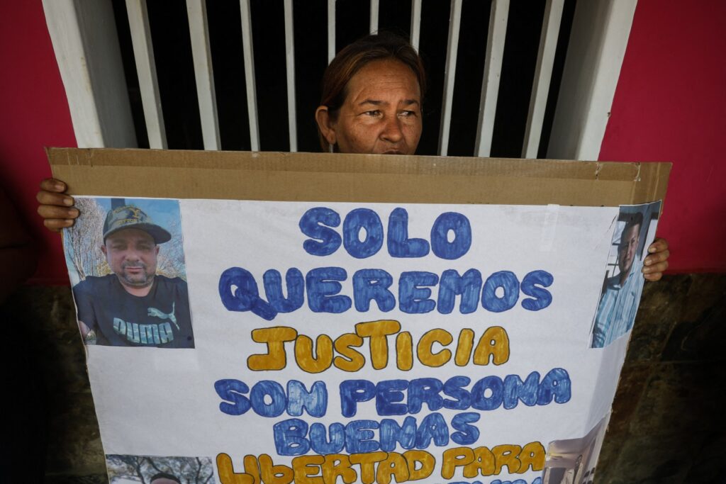 «La pesadilla americana»: la angustia por los venezolanos deportados por Trump a El Salvador