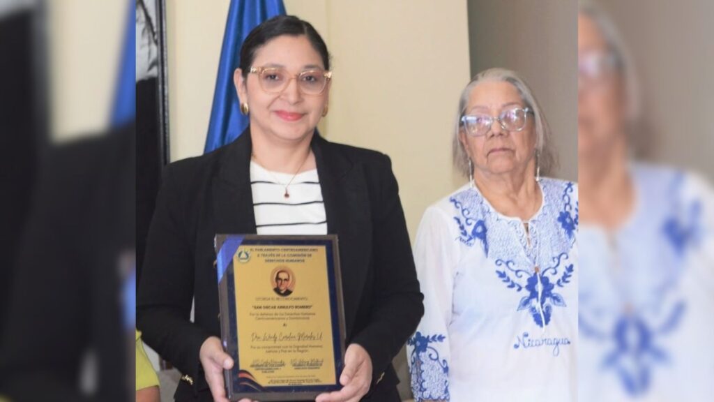 Parlacen intenta «blanquear» la represión en Nicaragua al condecorar a la procuradora Wendy Morales, la encargada de confiscar propiedades a opositores