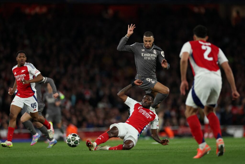Real Madrid pierde 3-0 ante Arsenal en Londres en ida de cuartos de Champions