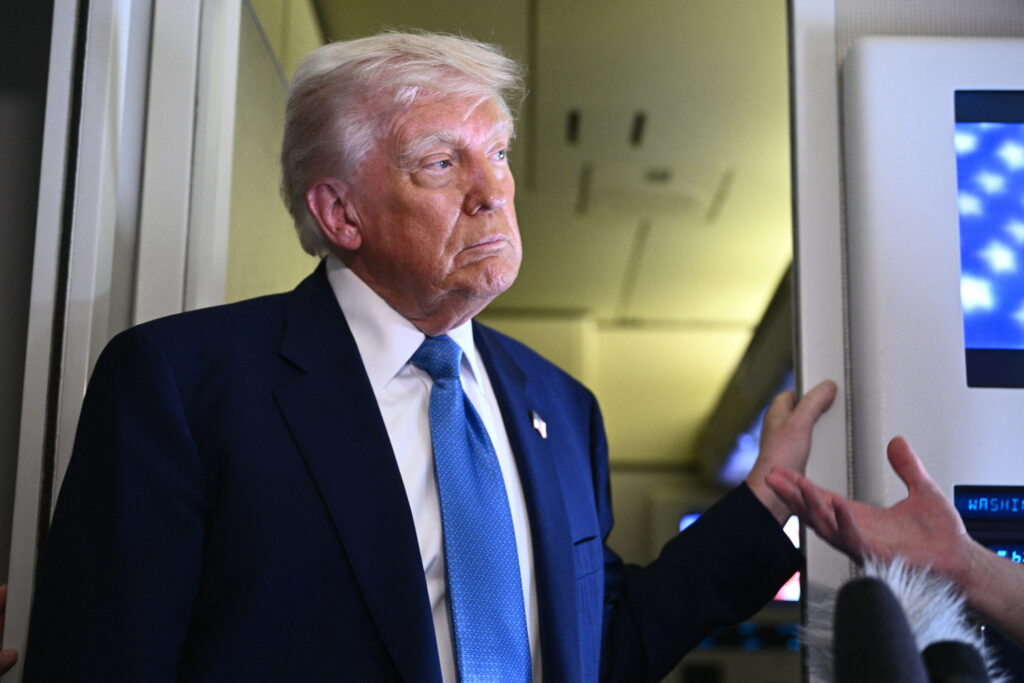 Corte Suprema de EEUU frena a Trump y le impide reanudar la expulsión de venezolanos bajo ley de 1798