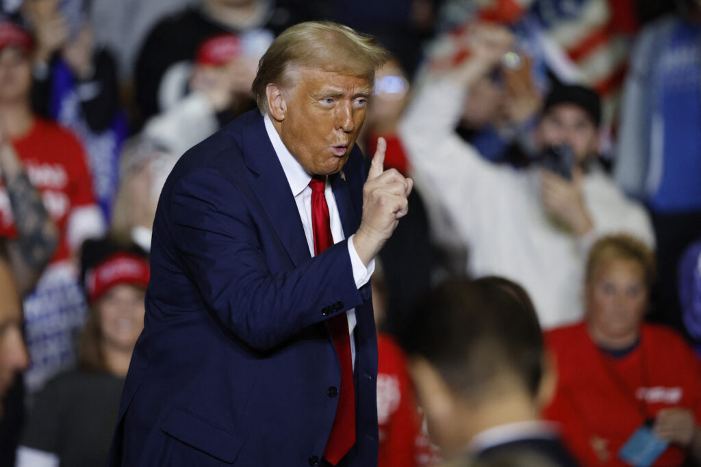 Trump prohíbe el ingreso a Estados Unidos a ciudadanos de 12 países y restringe visas de otros siete