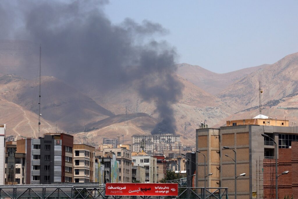 Israel atacado por misiles iraníes tras una cuarta noche de bombardeos