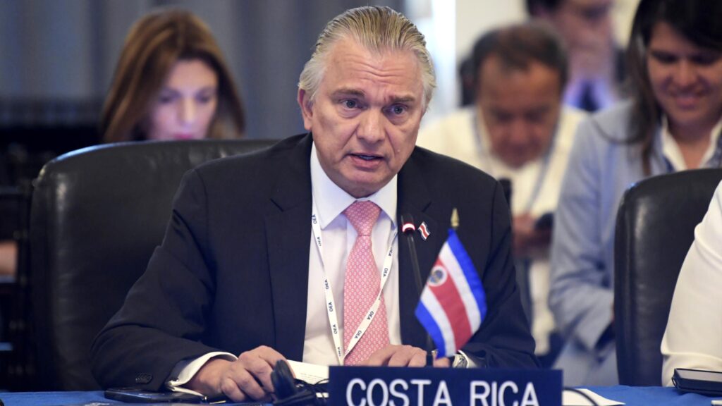 Canciller de Costa Rica acusado por una empresaria hondureña de querer robársele 4 millones de dólares