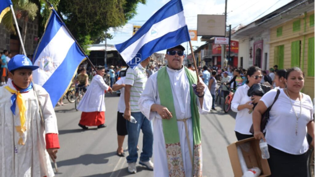 El régimen de Ortega detiene al sacerdote Pedro Méndez y lo acusa de ir en estado de ebriedad, aunque reconocen que no conducía el vehículo