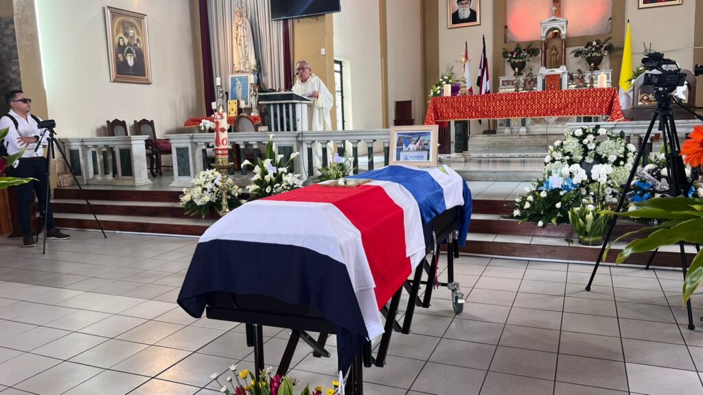 Realizan funerales de Roberto Samcam, el exmilitar que fue asesinado por sicarios en Costa Rica