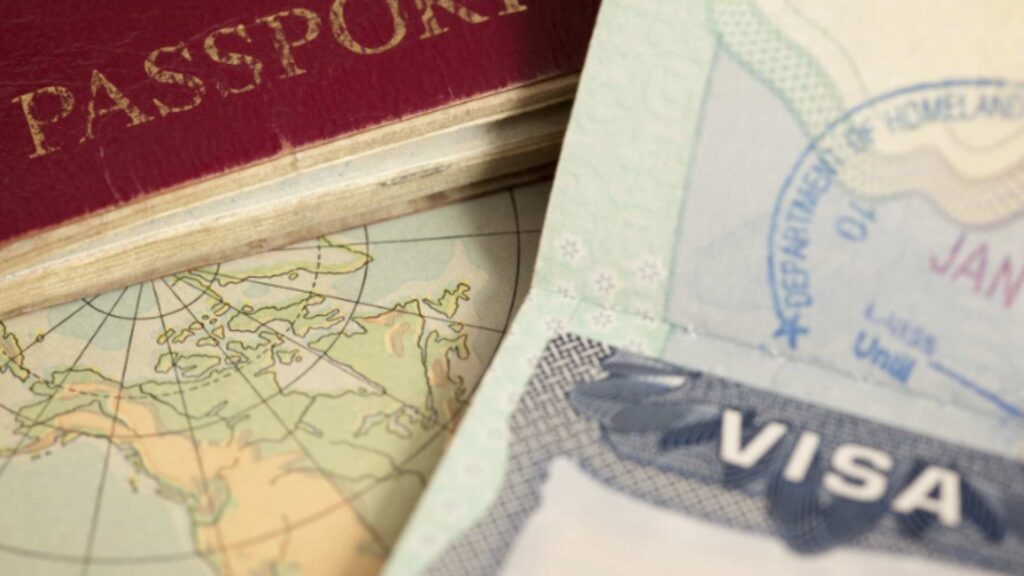 «Redes sociales deben ser públicas», dice la Embajada de Estados Unidos a solicitantes de visas