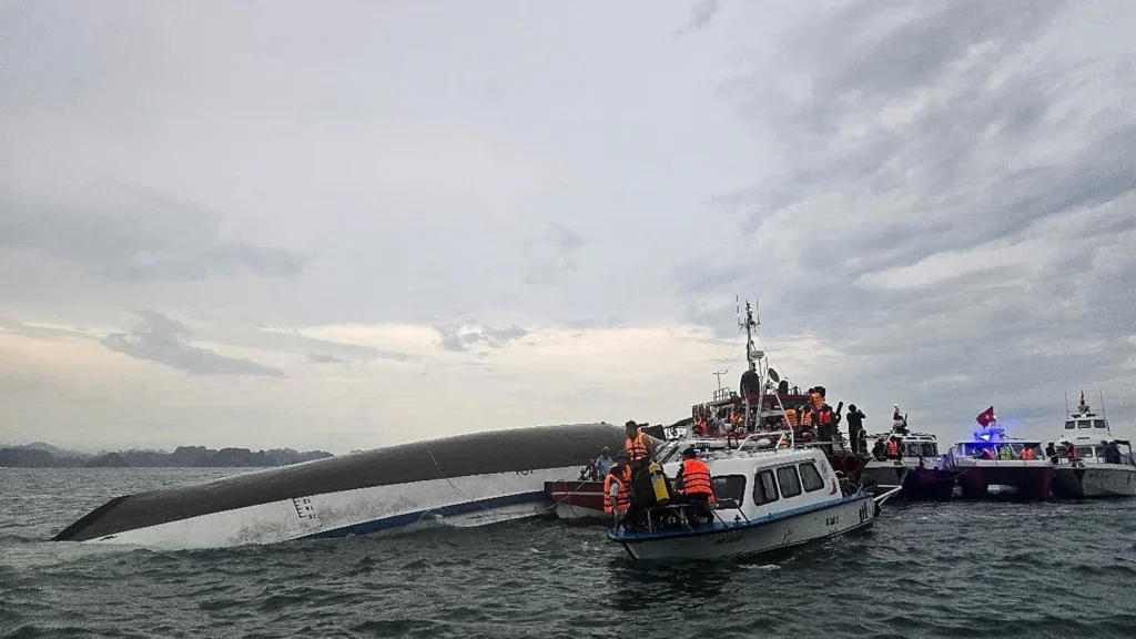 Buscan sobrevivientes de naufragio en Vietnam que deja al menos 35 muertos