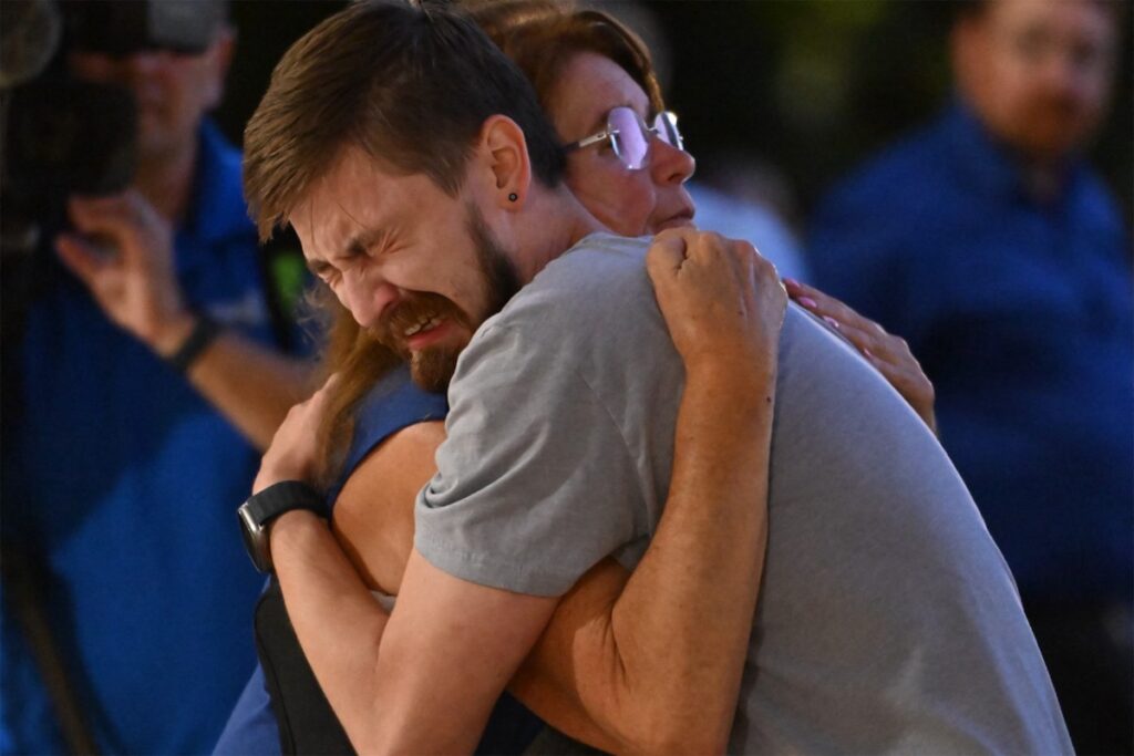 Investigan móvil del tiroteo que dejó dos niños muertos y 17 heridos en iglesia de EEUU