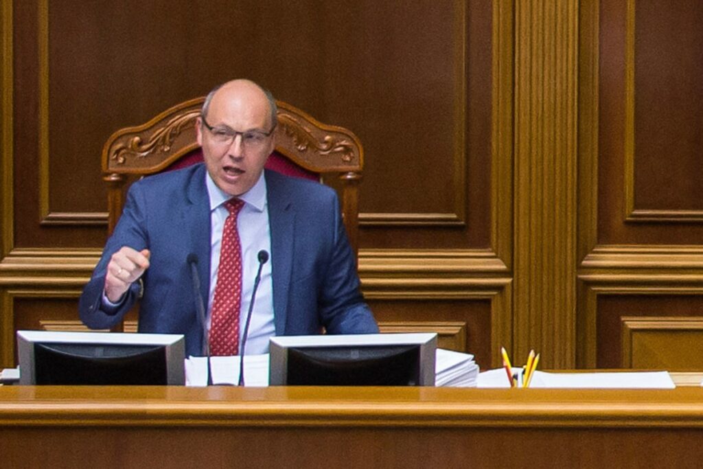 Muere a tiros expresidente proeuropeo del Parlamento ucraniano