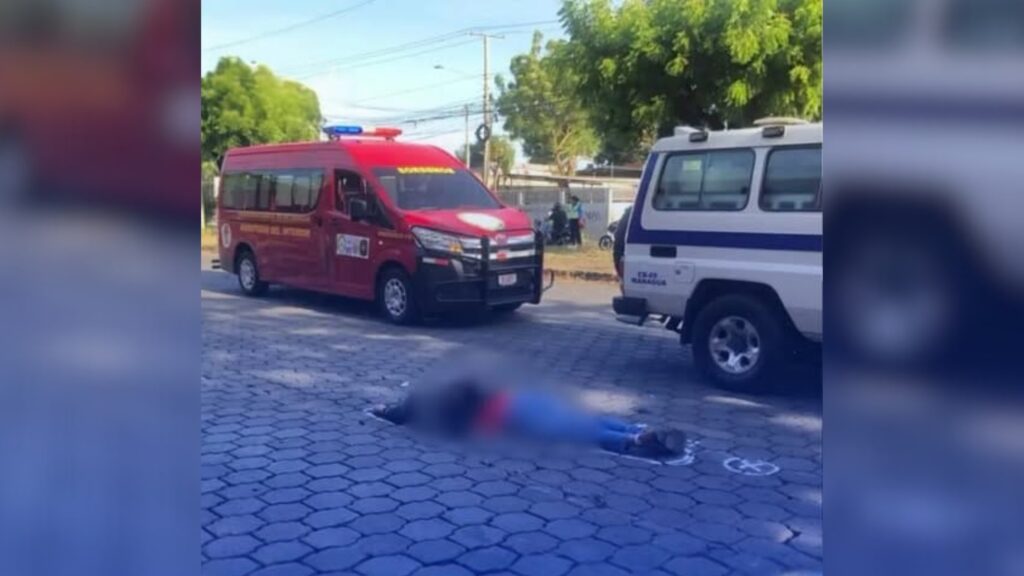 Motorizado y su acompañante mueren en Villa Fontana tras chocar con autobús