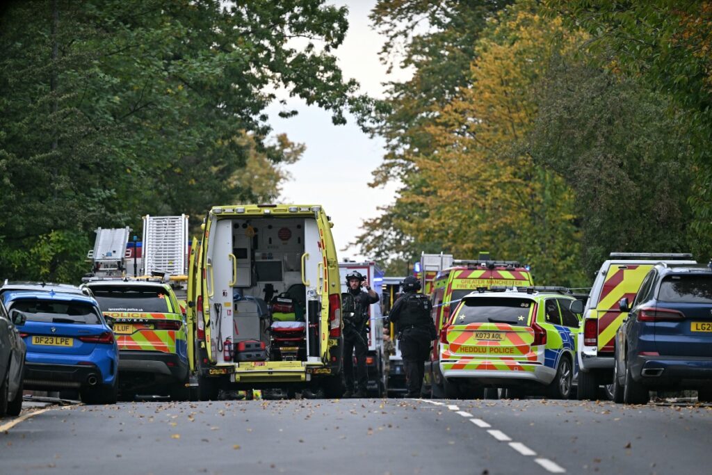 Dos personas asesinadas y cuatro heridas graves en ataque a una sinagoga en Mánchester