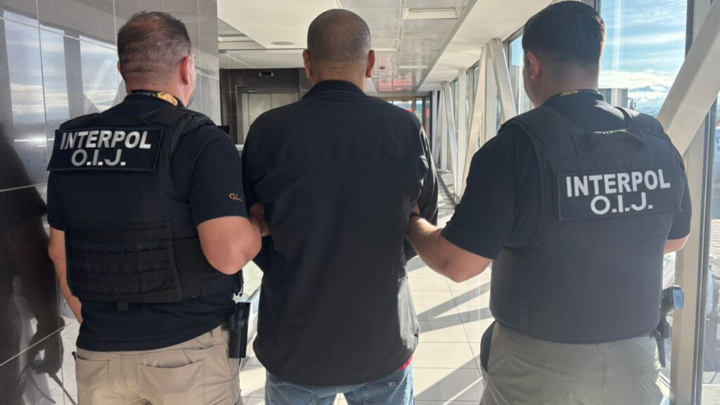 Costa Rica extradita a Estados Unidos al nicaragüense Elías Herrera Hernández, líder de “La H”; su hermano ya había sido entregado a la DEA en 2024