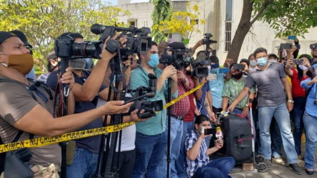 304 periodistas nicaragüenses están exiliados; 11 se vieron forzados a huir solo en el último trimestre