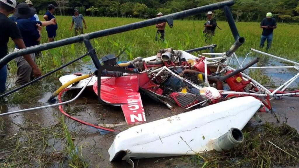 Se desploma e incendia helicóptero en Río San Juan y muere el piloto