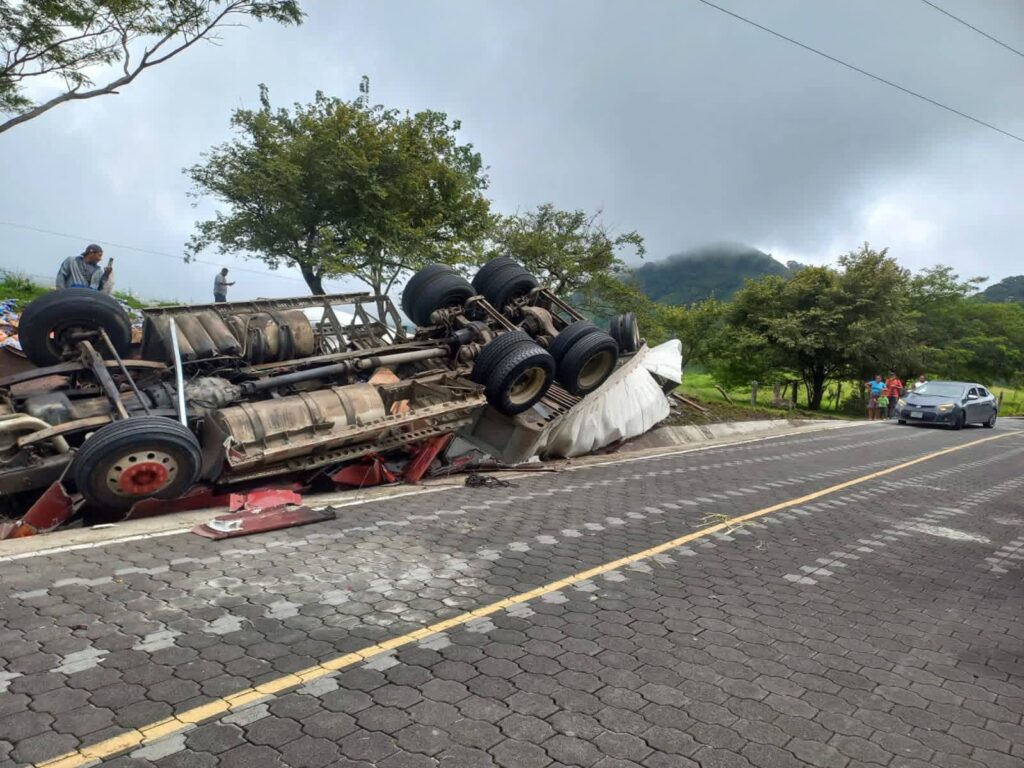 accidente-de-transito-malpaso-conductor-herido-esteli (3)