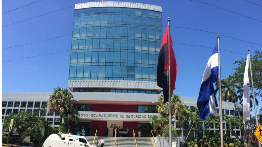 Ortega inyecta oxígeno de 220 millones al moribundo INSS