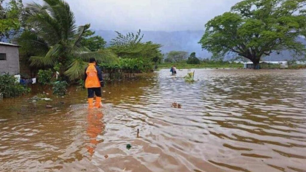 Declaran alerta roja en cuatro departamentos de Honduras por fuertes lluvias: hay siete fallecidos