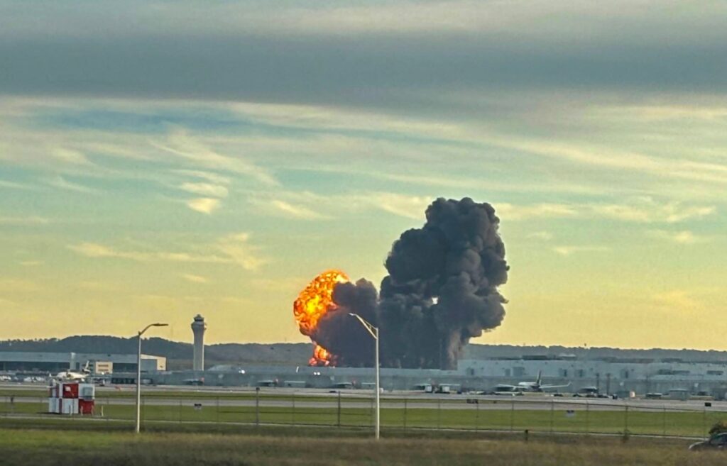 Siete muertos en accidente de avión de carga en EE. UU.