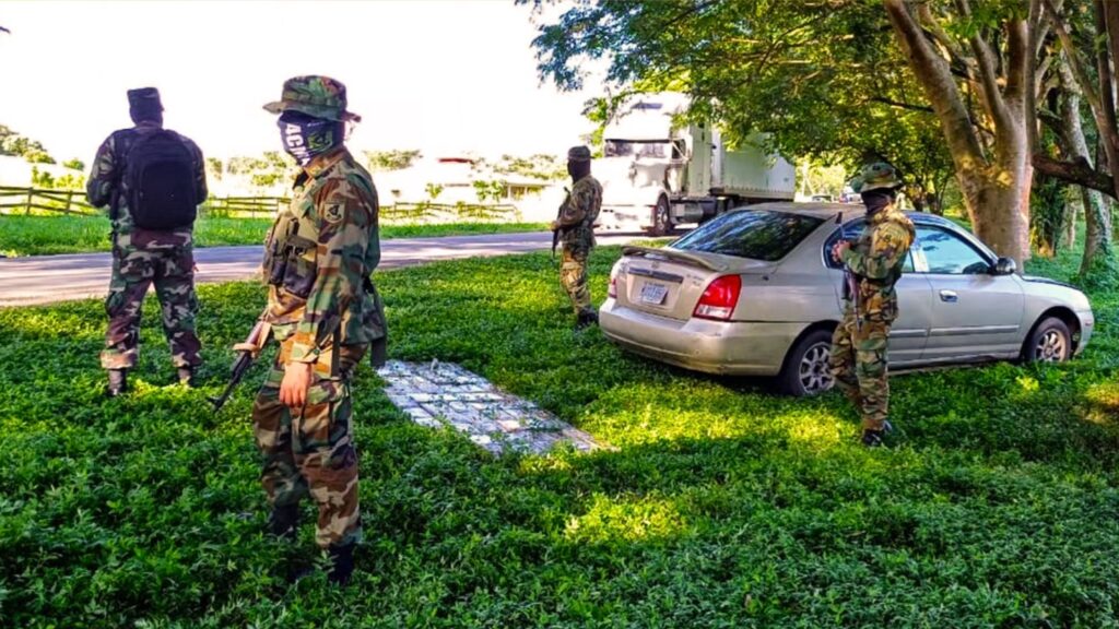 Ejército incauta 54 tacos de droga en Rivas, pero el narcotraficante escapa en las narices de los militares