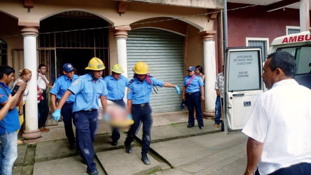 Obrero muere al quedar atrapado bajo pared en construcción en San Juan del Río Coco