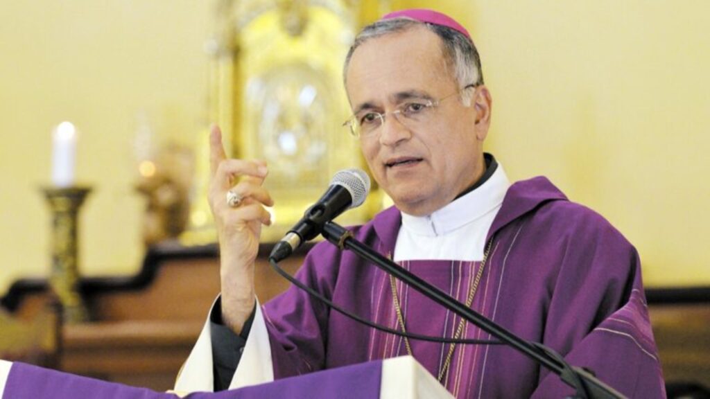 Monseñor Báez compara a los tiranos actuales con Herodes: «Matan antes de perder el poder»