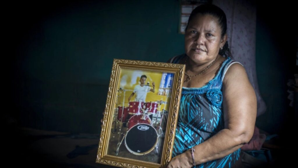 Dictadura de Ortega impide el ingreso a Nicaragua a Yadira C&oacute;rdoba, madre de un adolescente asesinado en Abril de 2018. Foto: La Prensa.